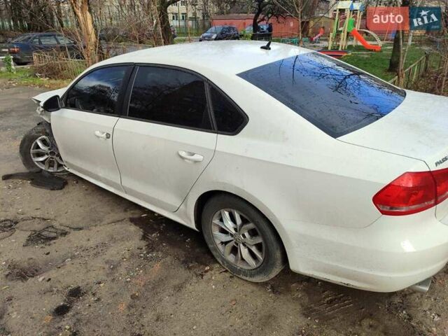 Белый Фольксваген Пассат, объемом двигателя 2.5 л и пробегом 204 тыс. км за 3500 $, фото 1 на Automoto.ua