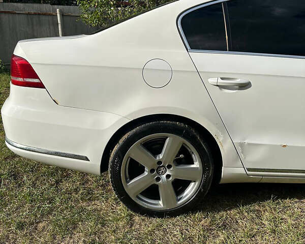 Белый Фольксваген Пассат, объемом двигателя 1.8 л и пробегом 175 тыс. км за 9200 $, фото 9 на Automoto.ua