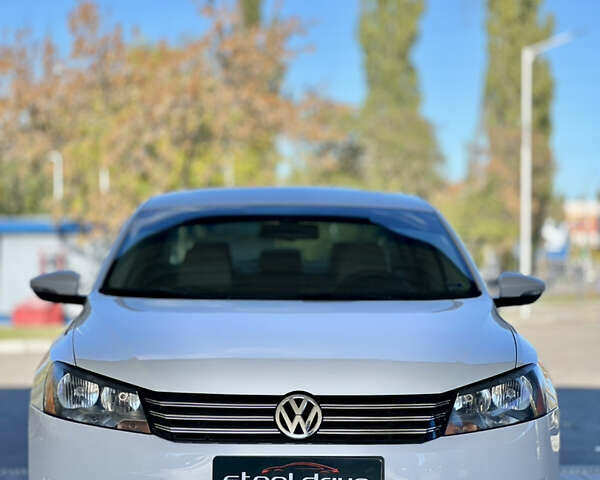 Белый Фольксваген Пассат, объемом двигателя 2 л и пробегом 266 тыс. км за 10699 $, фото 1 на Automoto.ua