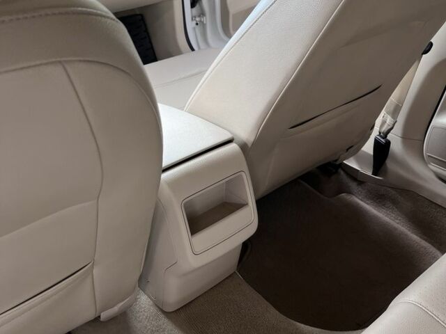 Белый Фольксваген Пассат, объемом двигателя 2 л и пробегом 190 тыс. км за 12000 $, фото 14 на Automoto.ua