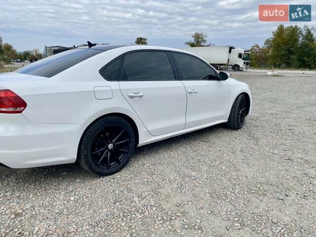 Белый Фольксваген Пассат, объемом двигателя 2.5 л и пробегом 212 тыс. км за 10300 $, фото 4 на Automoto.ua