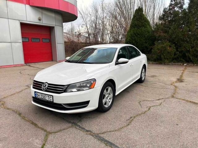 Белый Фольксваген Пассат, объемом двигателя 2.5 л и пробегом 228 тыс. км за 8700 $, фото 4 на Automoto.ua