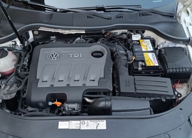 Белый Фольксваген Пассат, объемом двигателя 2 л и пробегом 272 тыс. км за 10800 $, фото 7 на Automoto.ua