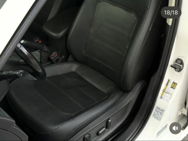 Белый Фольксваген Пассат, объемом двигателя 2.5 л и пробегом 217 тыс. км за 10000 $, фото 5 на Automoto.ua