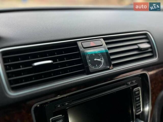 Білий Фольксваген Пассат, об'ємом двигуна 2.48 л та пробігом 300 тис. км за 8599 $, фото 9 на Automoto.ua