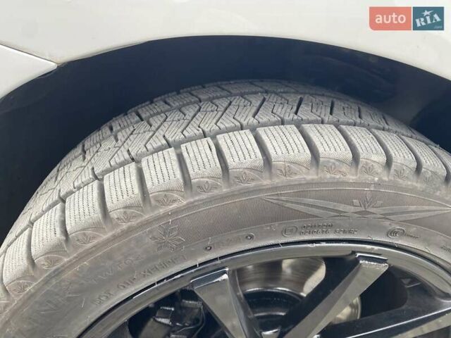 Белый Фольксваген Пассат, объемом двигателя 2.5 л и пробегом 212 тыс. км за 10300 $, фото 11 на Automoto.ua