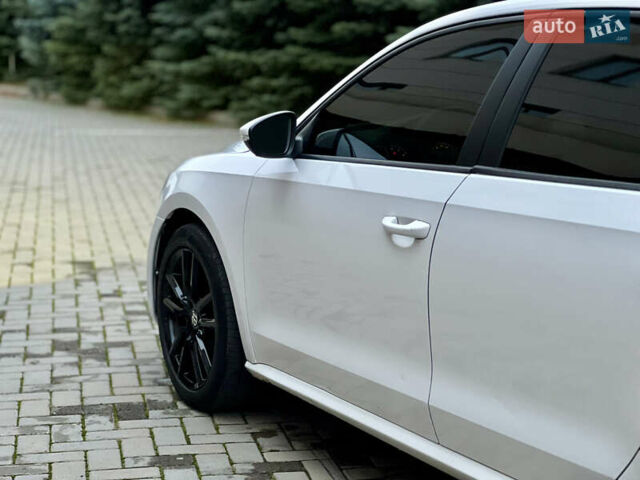 Белый Фольксваген Пассат, объемом двигателя 2.5 л и пробегом 295 тыс. км за 7999 $, фото 10 на Automoto.ua