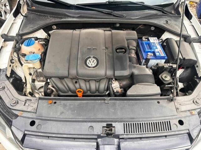 Белый Фольксваген Пассат, объемом двигателя 2.5 л и пробегом 228 тыс. км за 8700 $, фото 12 на Automoto.ua