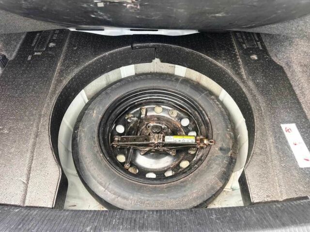 Белый Фольксваген Пассат, объемом двигателя 2.5 л и пробегом 228 тыс. км за 8700 $, фото 6 на Automoto.ua