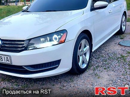 Білий Фольксваген Пассат, об'ємом двигуна 2.5 л та пробігом 304 тис. км за 10600 $, фото 2 на Automoto.ua