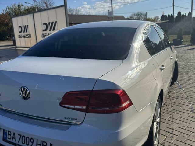 Фольксваген Пассат 2012 в Александрие на Automoto.ua Белый Фольксваген Пассат, объемом двигателя 2 л и пробегом 162 тыс. км за 14400 $, фото 2 на Automoto.ua