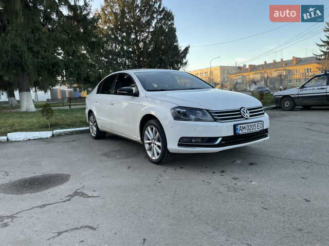 Белый Фольксваген Пассат, объемом двигателя 1.98 л и пробегом 246 тыс. км за 9800 $, фото 1 на Automoto.ua