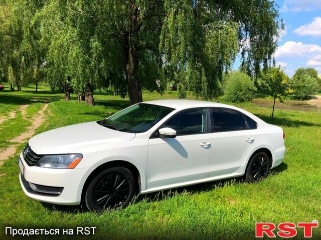 Белый Фольксваген Пассат, объемом двигателя 2.5 л и пробегом 300 тыс. км за 10000 $, фото 3 на Automoto.ua