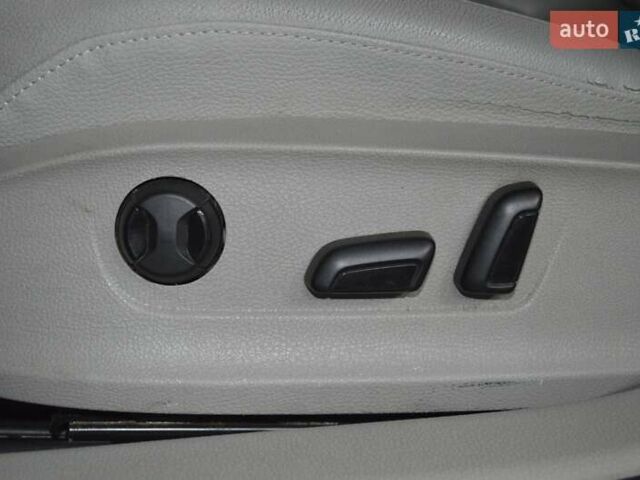 Белый Фольксваген Пассат, объемом двигателя 2.5 л и пробегом 195 тыс. км за 10800 $, фото 18 на Automoto.ua