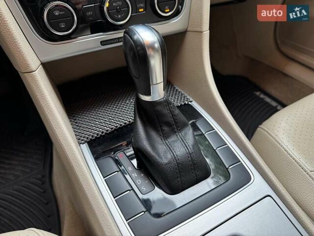 Белый Фольксваген Пассат, объемом двигателя 2.5 л и пробегом 225 тыс. км за 10590 $, фото 19 на Automoto.ua