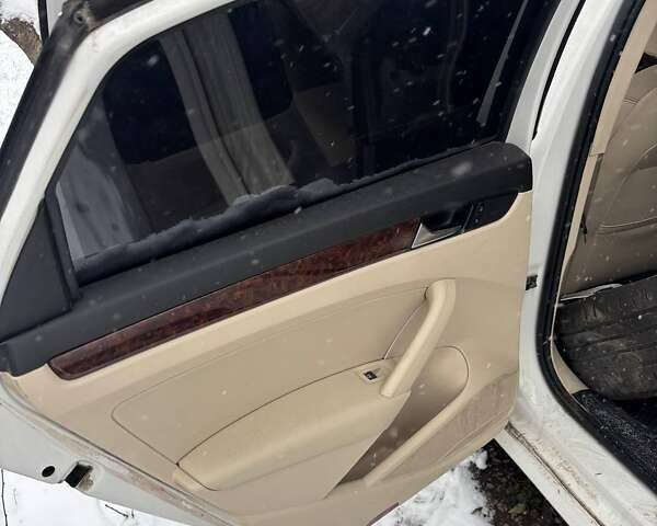 Белый Фольксваген Пассат, объемом двигателя 2.5 л и пробегом 289 тыс. км за 3500 $, фото 26 на Automoto.ua