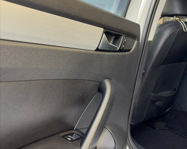 Білий Фольксваген Пассат, об'ємом двигуна 2.48 л та пробігом 237 тис. км за 9500 $, фото 28 на Automoto.ua