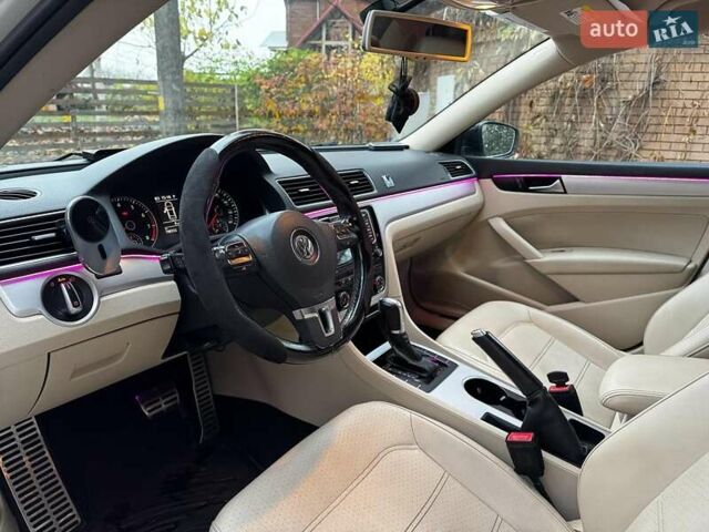 Білий Фольксваген Пассат, об'ємом двигуна 2.5 л та пробігом 190 тис. км за 10790 $, фото 11 на Automoto.ua