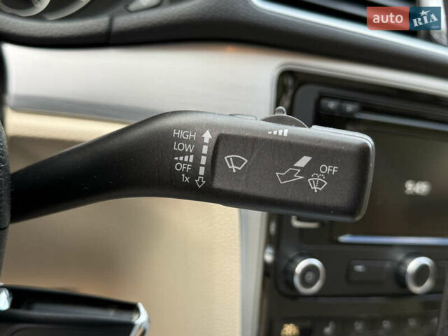 Белый Фольксваген Пассат, объемом двигателя 2.48 л и пробегом 125 тыс. км за 9900 $, фото 47 на Automoto.ua