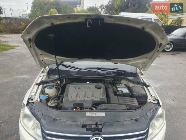 Фольксваген Пассат 2012 в Фастове на Automoto.ua Белый Фольксваген Пассат, объемом двигателя 1.97 л и пробегом 435 тыс. км за 9900 $, фото 8 на Automoto.ua