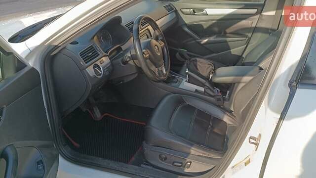 Белый Фольксваген Пассат, объемом двигателя 2.5 л и пробегом 309 тыс. км за 9500 $, фото 4 на Automoto.ua