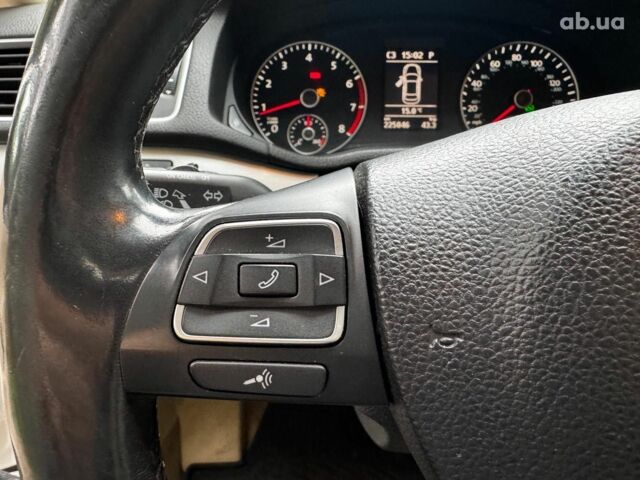 Белый Фольксваген Пассат, объемом двигателя 2.5 л и пробегом 225 тыс. км за 10590 $, фото 13 на Automoto.ua