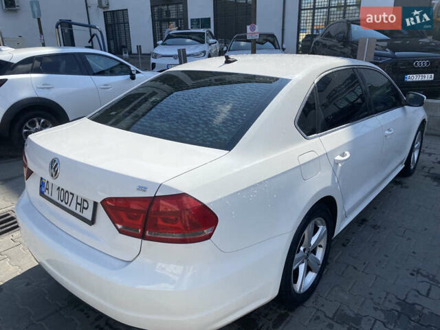 Білий Фольксваген Пассат, об'ємом двигуна 2.48 л та пробігом 220 тис. км за 10700 $, фото 9 на Automoto.ua
