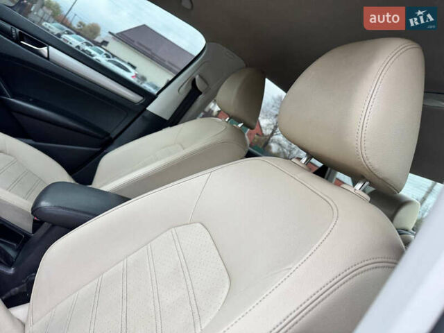 Белый Фольксваген Пассат, объемом двигателя 2.48 л и пробегом 272 тыс. км за 9850 $, фото 21 на Automoto.ua