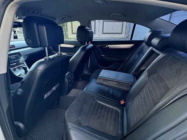 Белый Фольксваген Пассат, объемом двигателя 1.8 л и пробегом 169 тыс. км за 13500 $, фото 12 на Automoto.ua