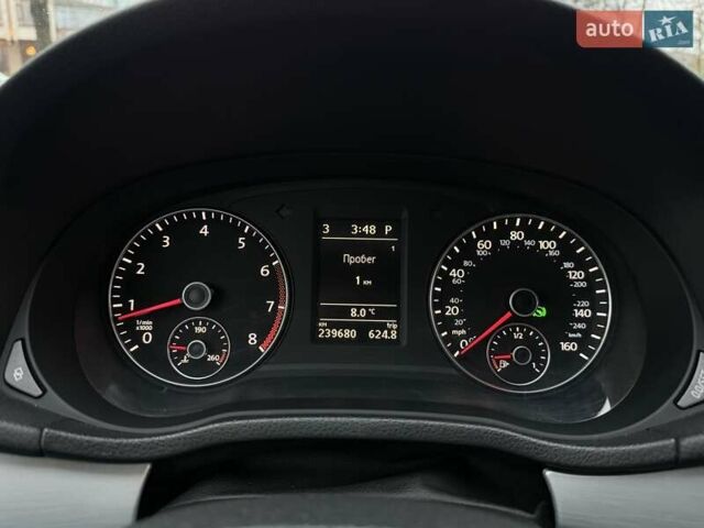 Білий Фольксваген Пассат, об'ємом двигуна 2.5 л та пробігом 239 тис. км за 9300 $, фото 19 на Automoto.ua