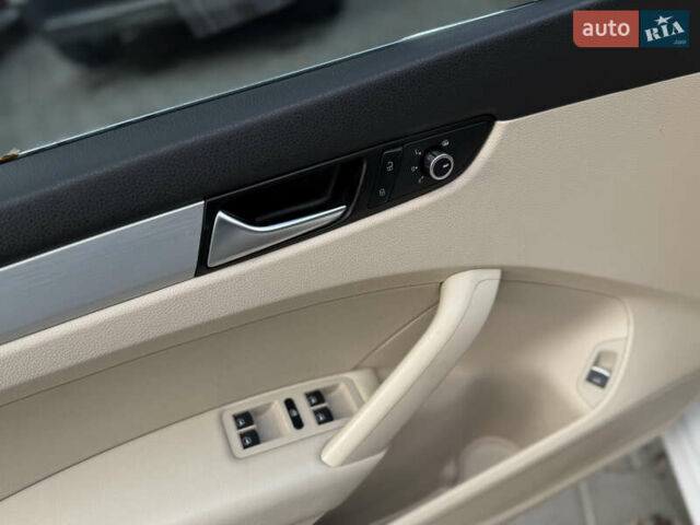 Белый Фольксваген Пассат, объемом двигателя 2.48 л и пробегом 125 тыс. км за 9900 $, фото 43 на Automoto.ua