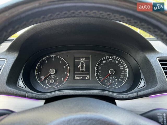 Белый Фольксваген Пассат, объемом двигателя 2.5 л и пробегом 188 тыс. км за 10990 $, фото 11 на Automoto.ua