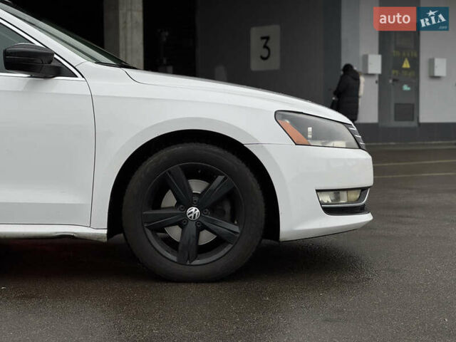 Белый Фольксваген Пассат, объемом двигателя 2.5 л и пробегом 188 тыс. км за 10590 $, фото 16 на Automoto.ua