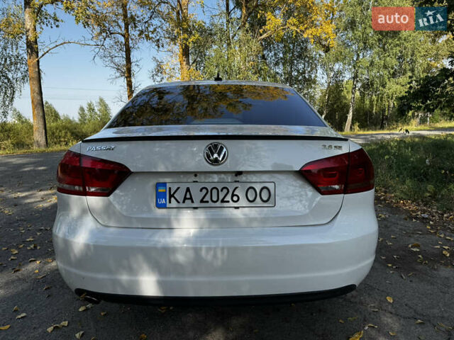 Белый Фольксваген Пассат, объемом двигателя 2.5 л и пробегом 188 тыс. км за 10990 $, фото 6 на Automoto.ua