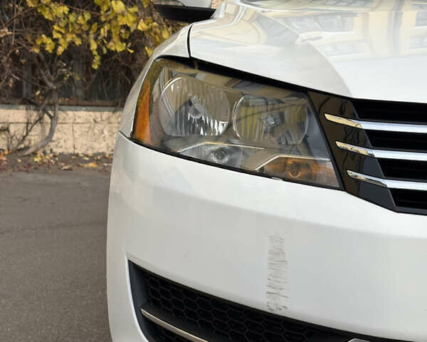 Білий Фольксваген Пассат, об'ємом двигуна 2.48 л та пробігом 237 тис. км за 9500 $, фото 5 на Automoto.ua