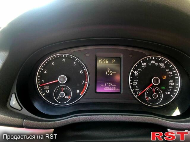 Белый Фольксваген Пассат, объемом двигателя 2.5 л и пробегом 300 тыс. км за 10000 $, фото 6 на Automoto.ua