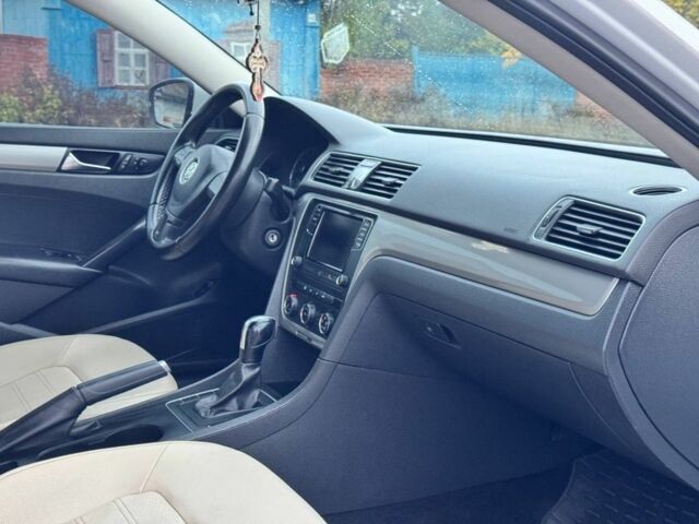 Білий Фольксваген Пассат, об'ємом двигуна 2.5 л та пробігом 272 тис. км за 9850 $, фото 5 на Automoto.ua