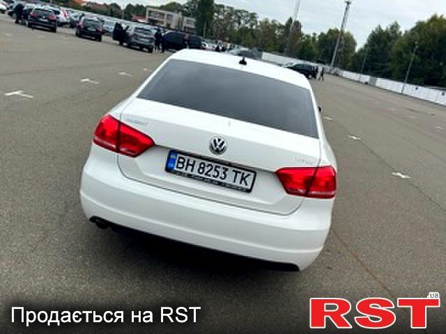 Белый Фольксваген Пассат, объемом двигателя 2 л и пробегом 196 тыс. км за 10300 $, фото 3 на Automoto.ua