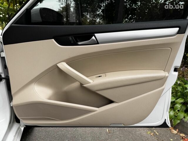 Белый Фольксваген Пассат, объемом двигателя 2.5 л и пробегом 225 тыс. км за 10590 $, фото 25 на Automoto.ua