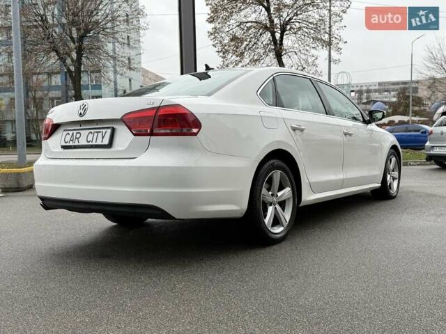Білий Фольксваген Пассат, об'ємом двигуна 2.5 л та пробігом 239 тис. км за 9300 $, фото 6 на Automoto.ua