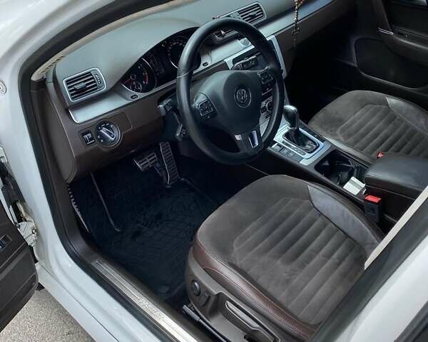 Белый Фольксваген Пассат, объемом двигателя 1.8 л и пробегом 241 тыс. км за 9900 $, фото 7 на Automoto.ua