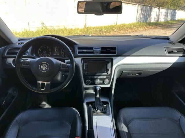 Білий Фольксваген Пассат, об'ємом двигуна 2.5 л та пробігом 209 тис. км за 9300 $, фото 7 на Automoto.ua