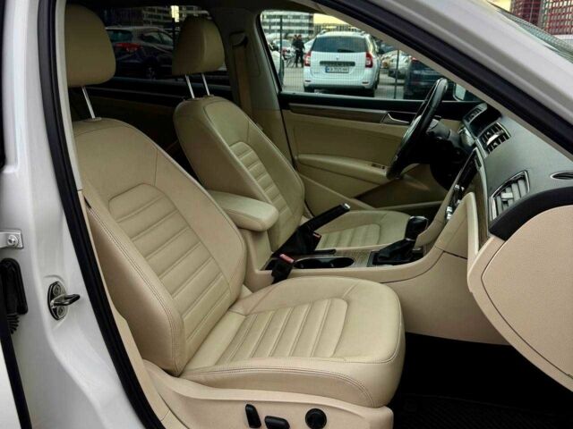 Фольксваген Пассат 2012 в Киеве на Automoto.ua Белый Фольксваген Пассат, объемом двигателя 3.6 л и пробегом 137 тыс. км за 10900 $, фото 22 на Automoto.ua