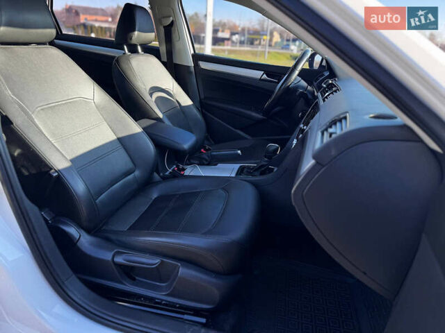 Білий Фольксваген Пассат, об'ємом двигуна 2.48 л та пробігом 250 тис. км за 8300 $, фото 23 на Automoto.ua