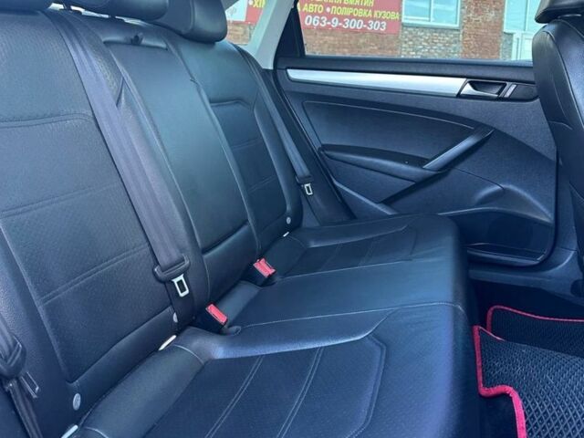 Білий Фольксваген Пассат, об'ємом двигуна 2.5 л та пробігом 249 тис. км за 9500 $, фото 5 на Automoto.ua