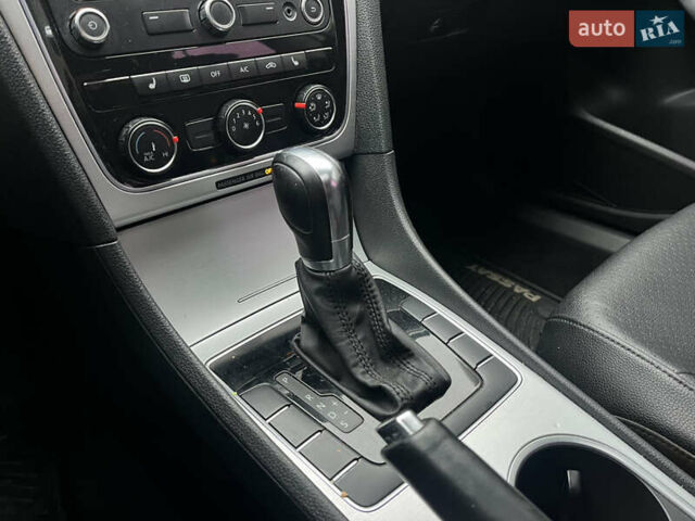 Белый Фольксваген Пассат, объемом двигателя 2.48 л и пробегом 213 тыс. км за 9400 $, фото 16 на Automoto.ua