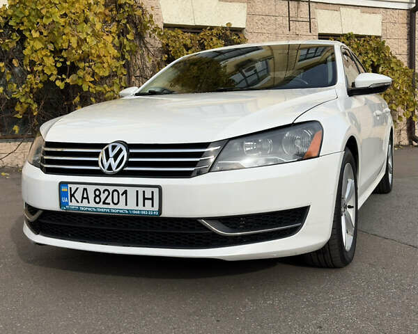 Білий Фольксваген Пассат, об'ємом двигуна 2.48 л та пробігом 237 тис. км за 9500 $, фото 1 на Automoto.ua