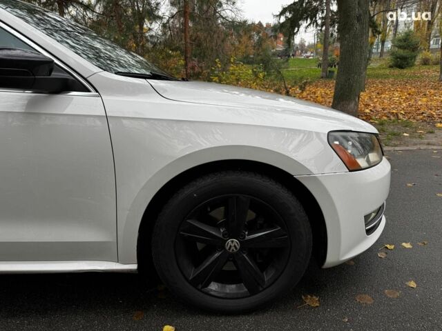 Белый Фольксваген Пассат, объемом двигателя 2.5 л и пробегом 190 тыс. км за 10790 $, фото 4 на Automoto.ua
