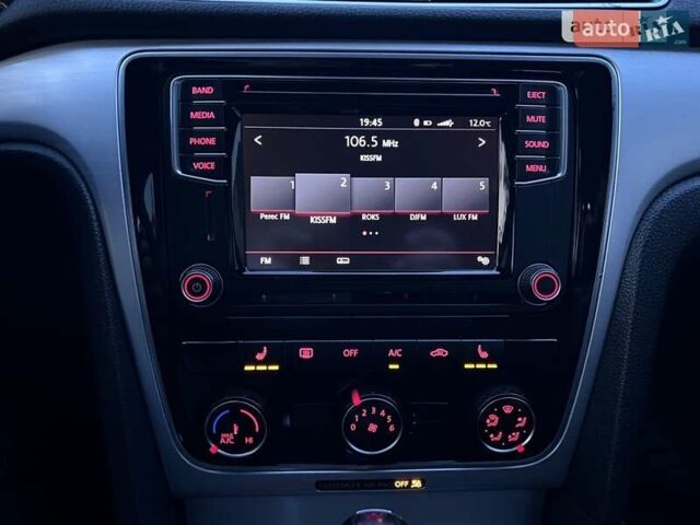 Белый Фольксваген Пассат, объемом двигателя 2.5 л и пробегом 231 тыс. км за 11700 $, фото 10 на Automoto.ua