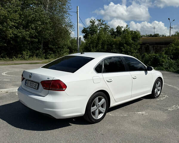 Білий Фольксваген Пассат, об'ємом двигуна 2.5 л та пробігом 209 тис. км за 10900 $, фото 2 на Automoto.ua